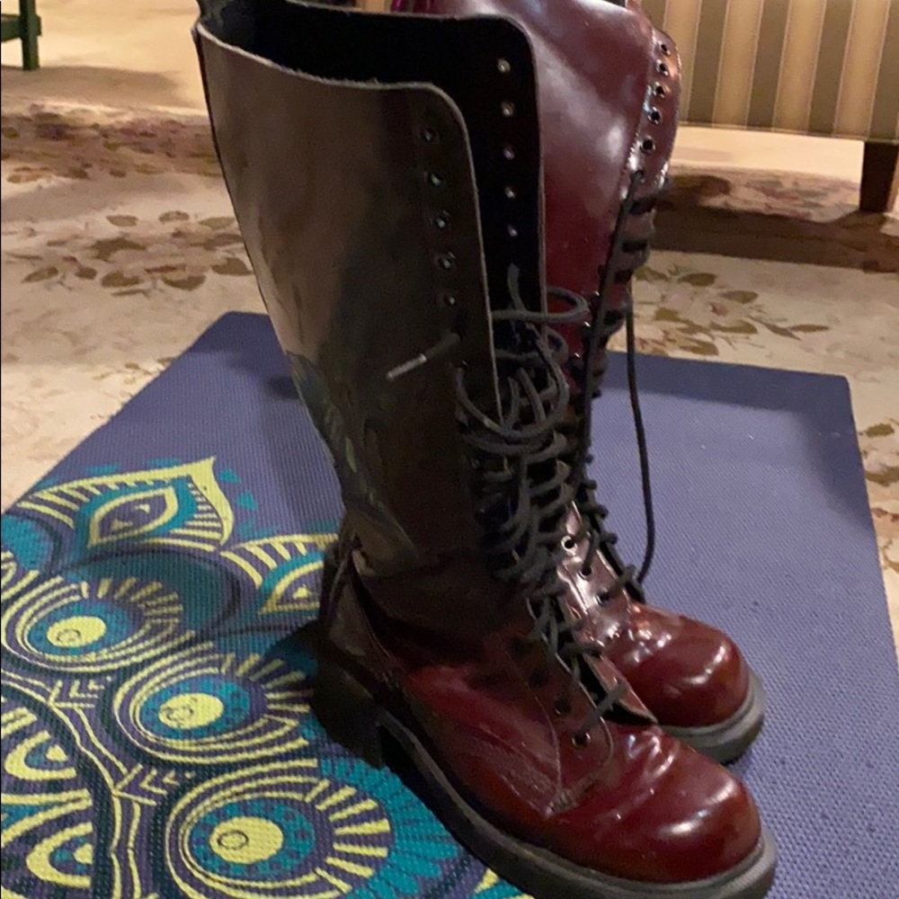 Doc Martins Tall Size 6.5